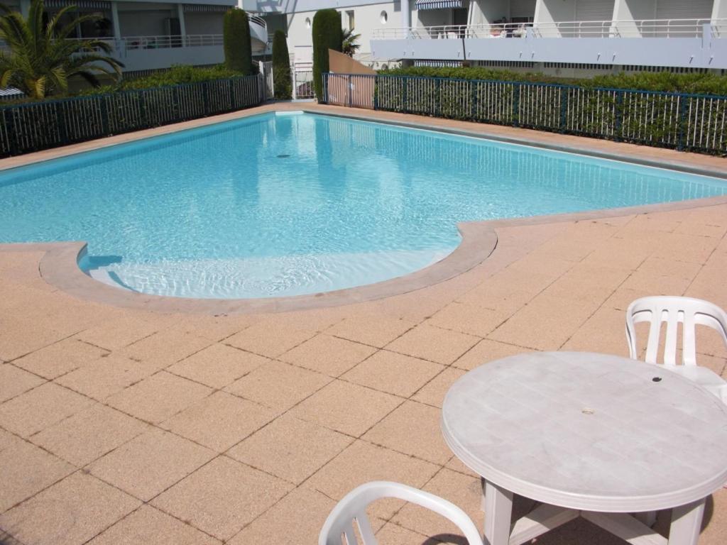 Agreable Appartement 4 Personnes A Villeneuve-Loubet Plage, Piscine, Mer, Commerces A Proximite Exterior foto